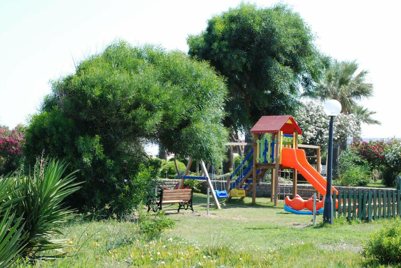 Babaylon Hotel Cesme Exterior photo